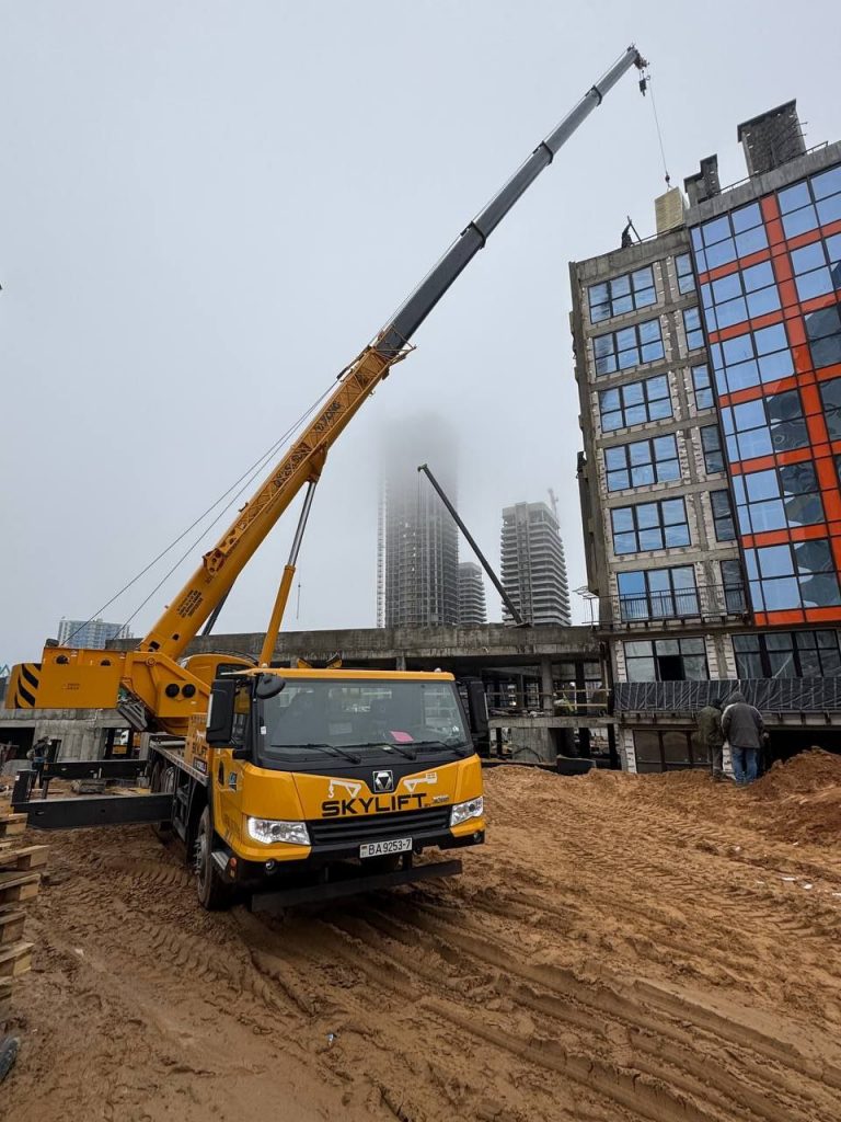 Автокран XCMG 25 тонн, 41 метр